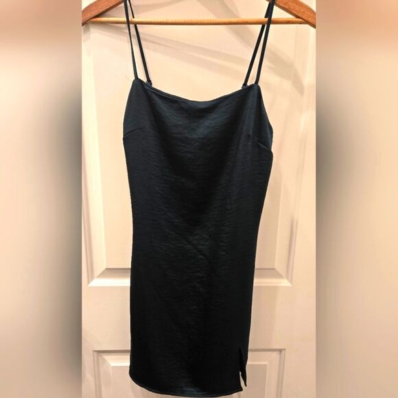 Kendall & Kylie Green Mini slip Dress - Picture 1 of 4